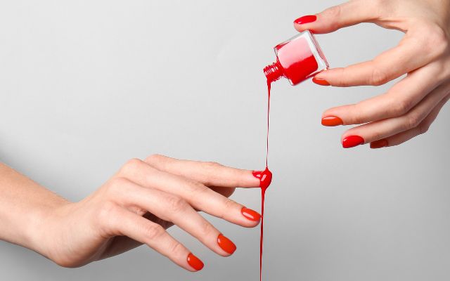 How Many Coats of Nail Lacquer Should You Apply?