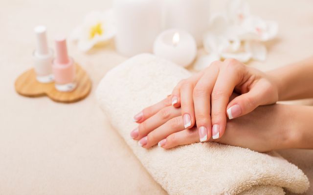 Tips to Prevent Nail Discomfort After Dip Powder Application