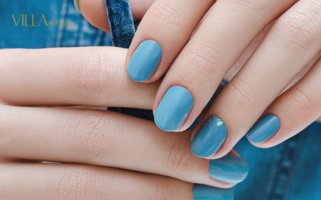 Blue Nails in Modern Fashion