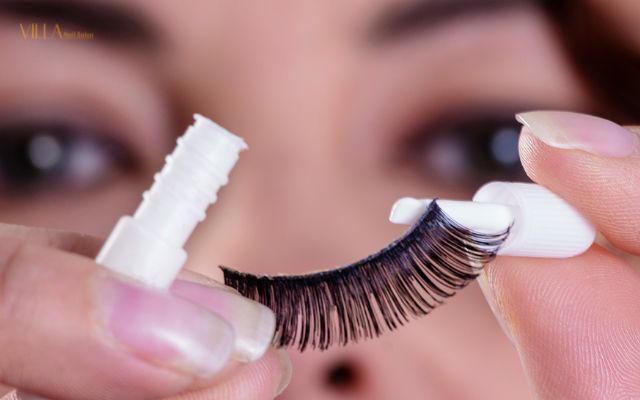 What To Use If You Don't Have Eyelash Glue